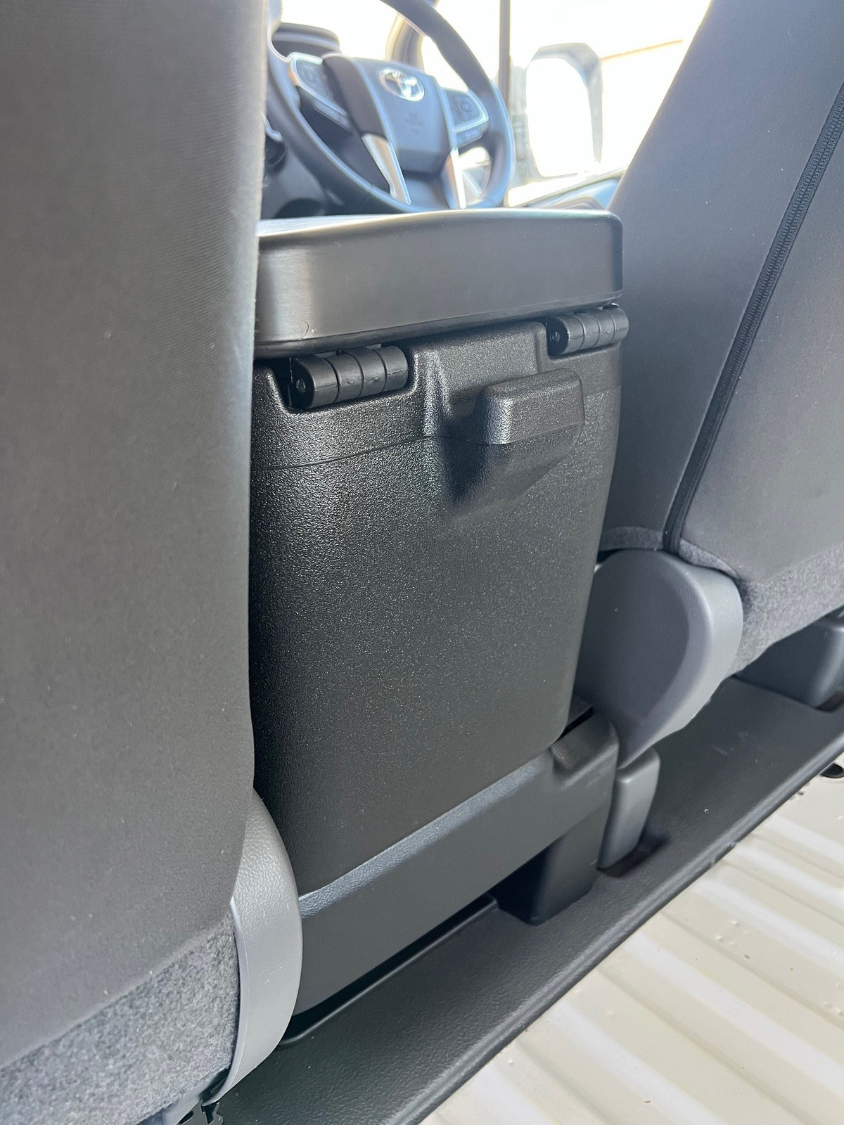 CENTRE CONSOLE FOR TOYOTA HIACE - Configuration 1 – PakOffRoad
