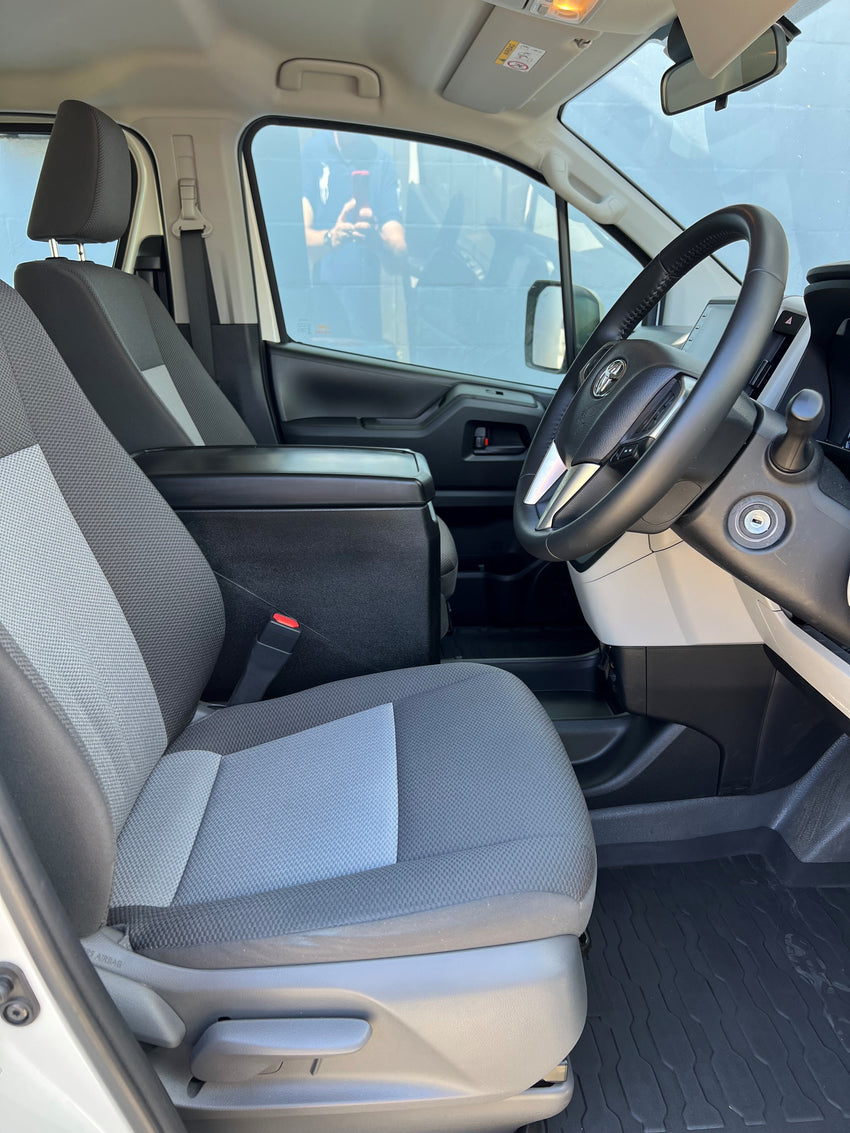 CENTRE CONSOLE FOR TOYOTA HIACE  - Configuration 2